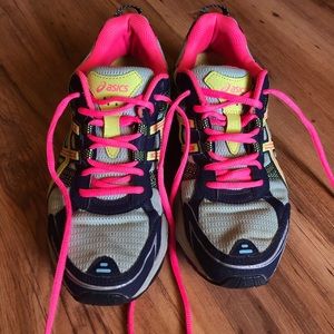 3 for 10.00 🎉🎉ASICS Women’s 8.5